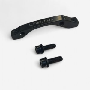 ADAPTADOR ESTRIBO PUENTE PINZA DE FRENO - ROJO/PLATA - UNIDAD - CON TORNILLOS